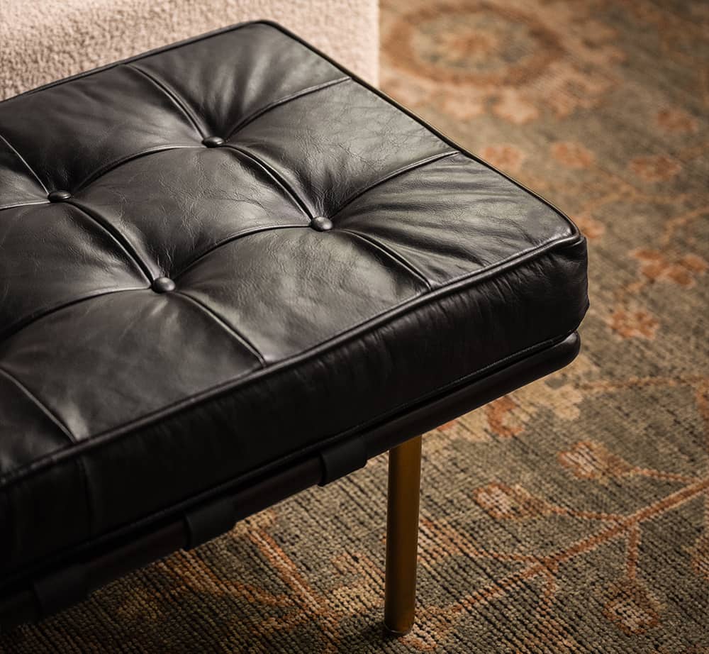 美品 regina 最高級 ラムレザー フォックスファー ポンチョ アラベスク Benches & Ottomans | Regina Andrew Detroit