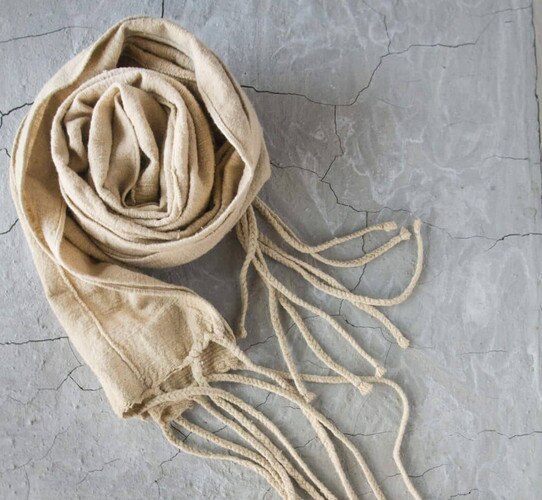 Natural linen scarf with tassles